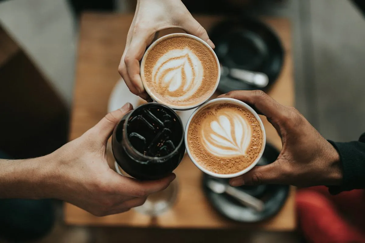 Coffee, pastries and café scenes at Celqenavessoria